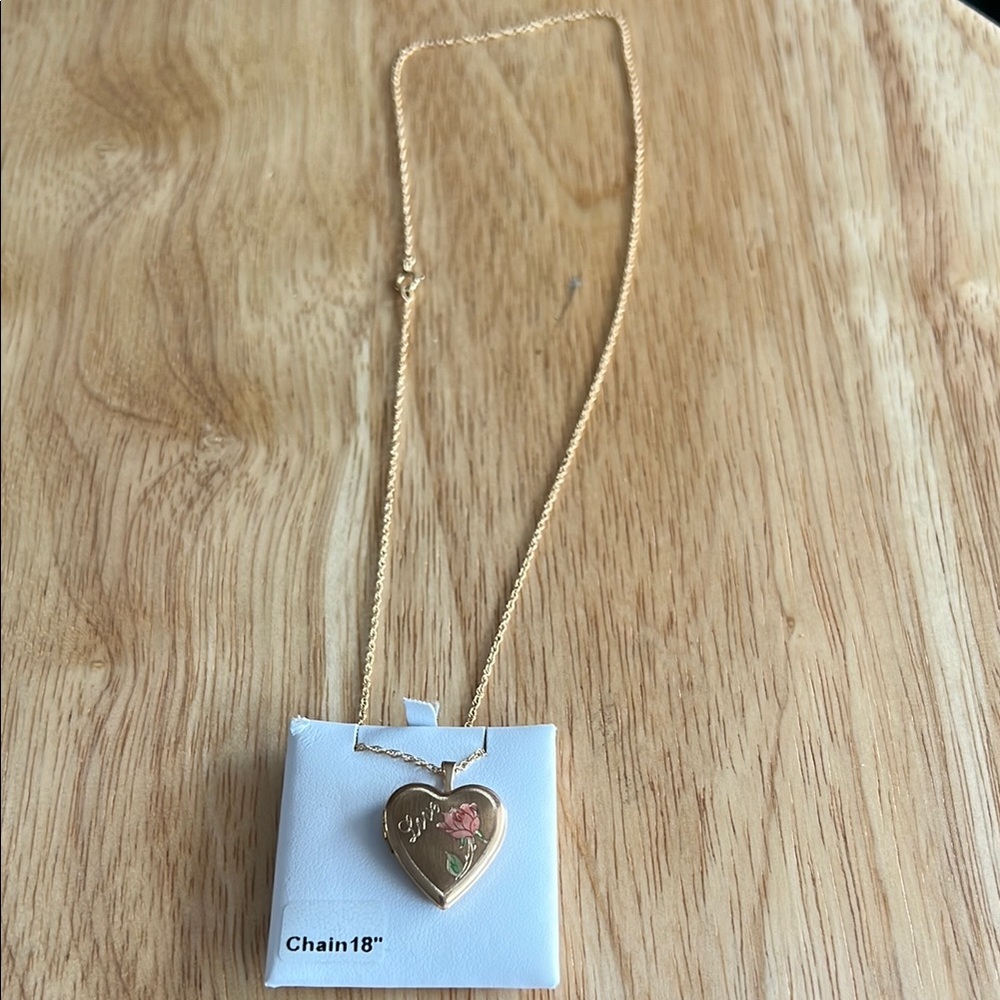 Kohl's Gold Heart Shaped Necklace